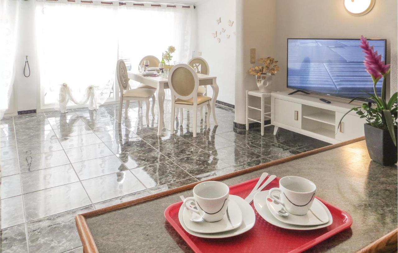 2 Bedroom Stunning Apartment In Torrevieja Dış mekan fotoğraf