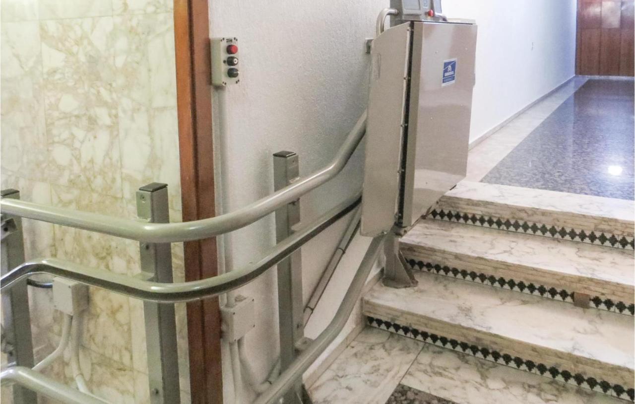 2 Bedroom Stunning Apartment In Torrevieja Dış mekan fotoğraf