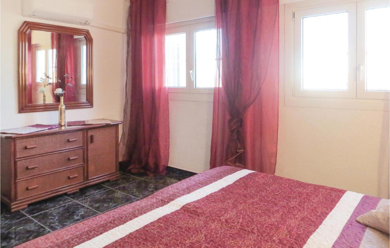 2 Bedroom Stunning Apartment In Torrevieja Dış mekan fotoğraf