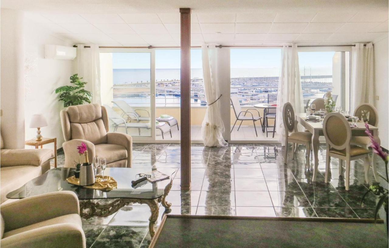 2 Bedroom Stunning Apartment In Torrevieja Dış mekan fotoğraf