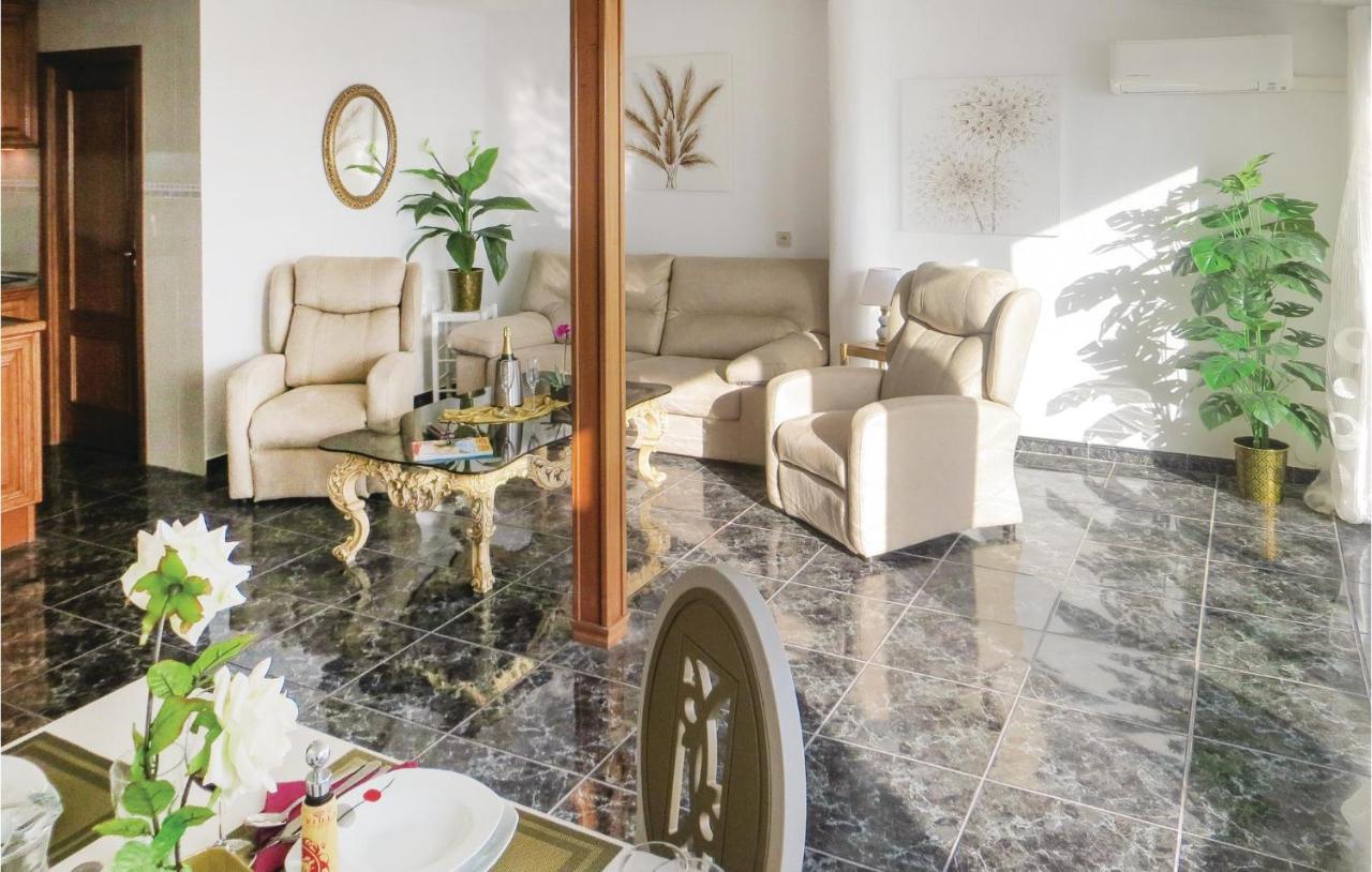 2 Bedroom Stunning Apartment In Torrevieja Dış mekan fotoğraf